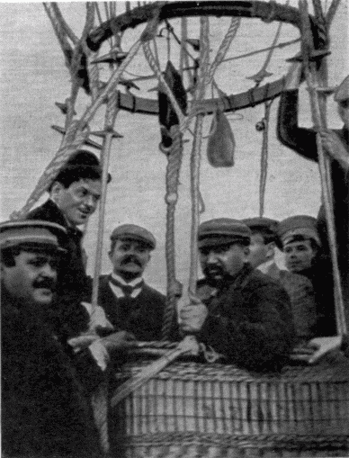 А. И. Куприн на воздушном шаре. 1911 г.